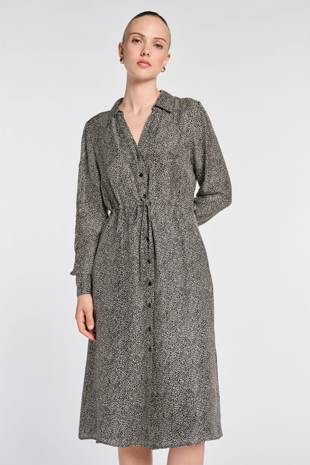 Front detail of Weill Paris printed shirt dress showing the collar, black buttons and adjustable drawstring waist.