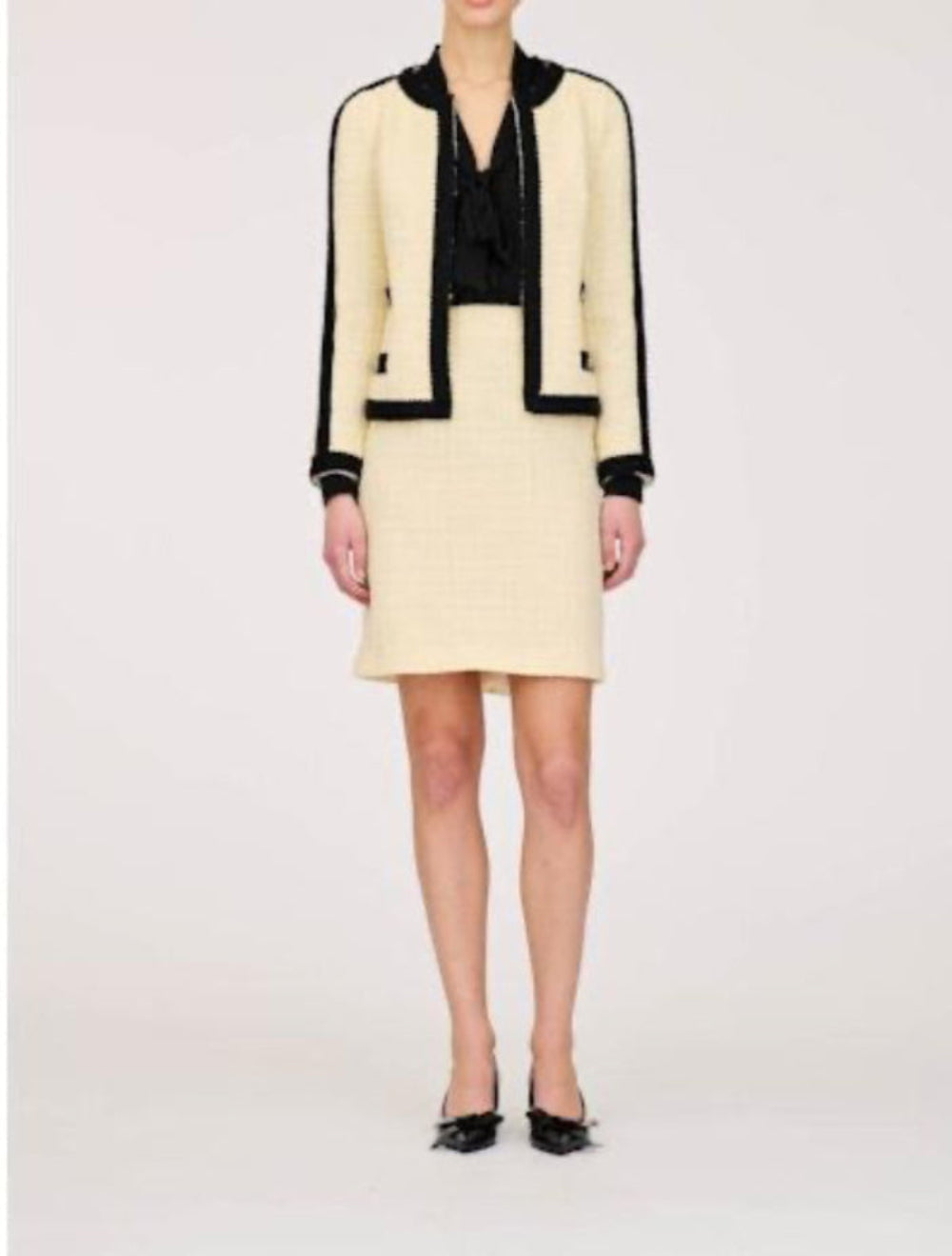 Elegant ecru tweed jacket for coordinated suit styling