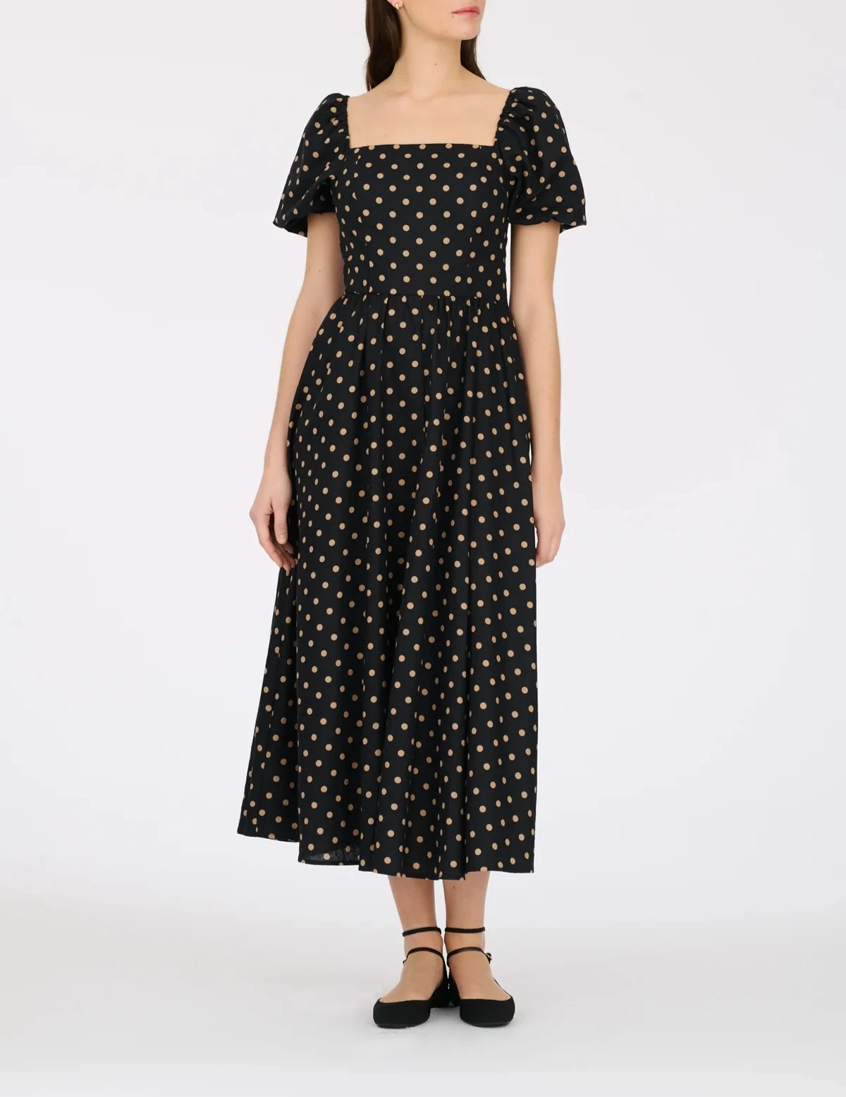 Cotton dress with polka dots and short sleeves