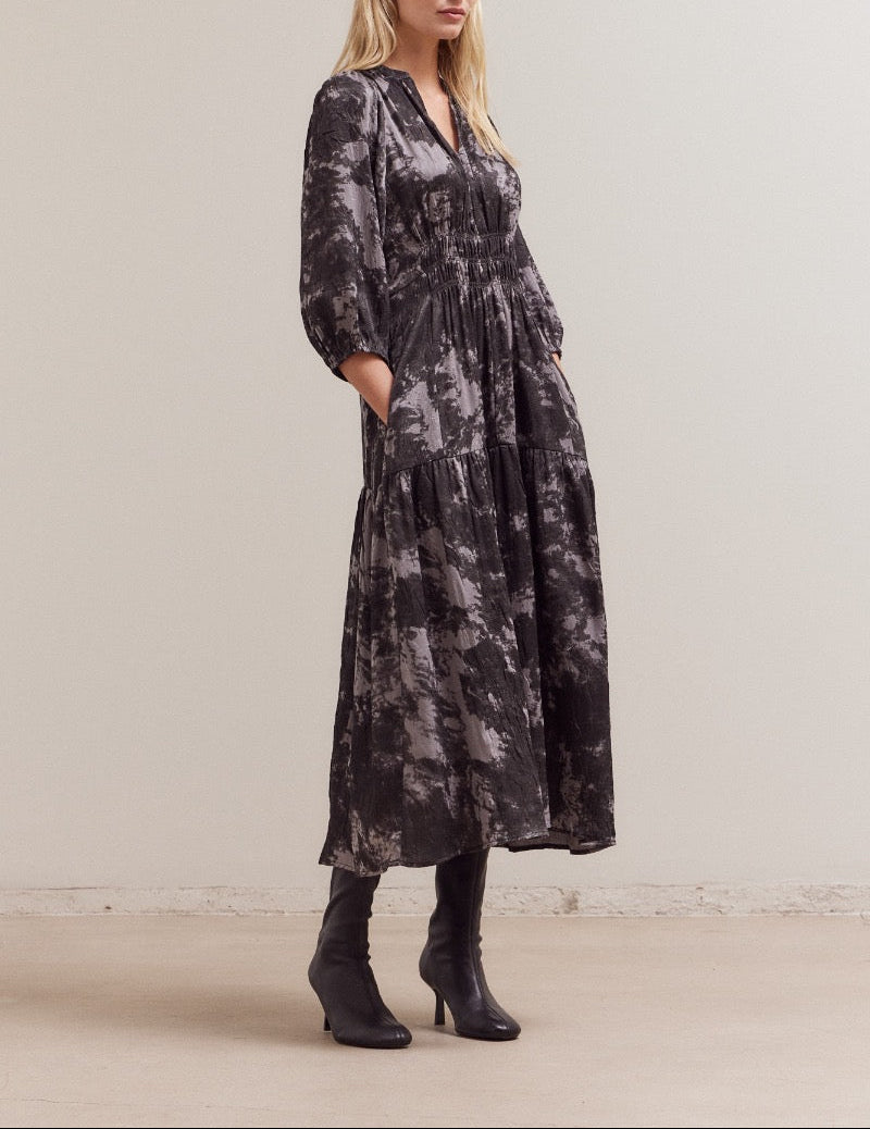 Fawn printed midi dress with 3/4 sleeves by GRADE & GATHER, showcasing a floral pattern.