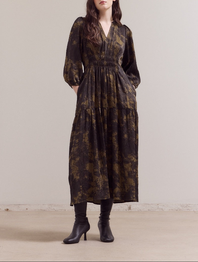 Crinkled Polyester Midi Dress - 3/4 Sleeves, Pockets & Ruched Waist