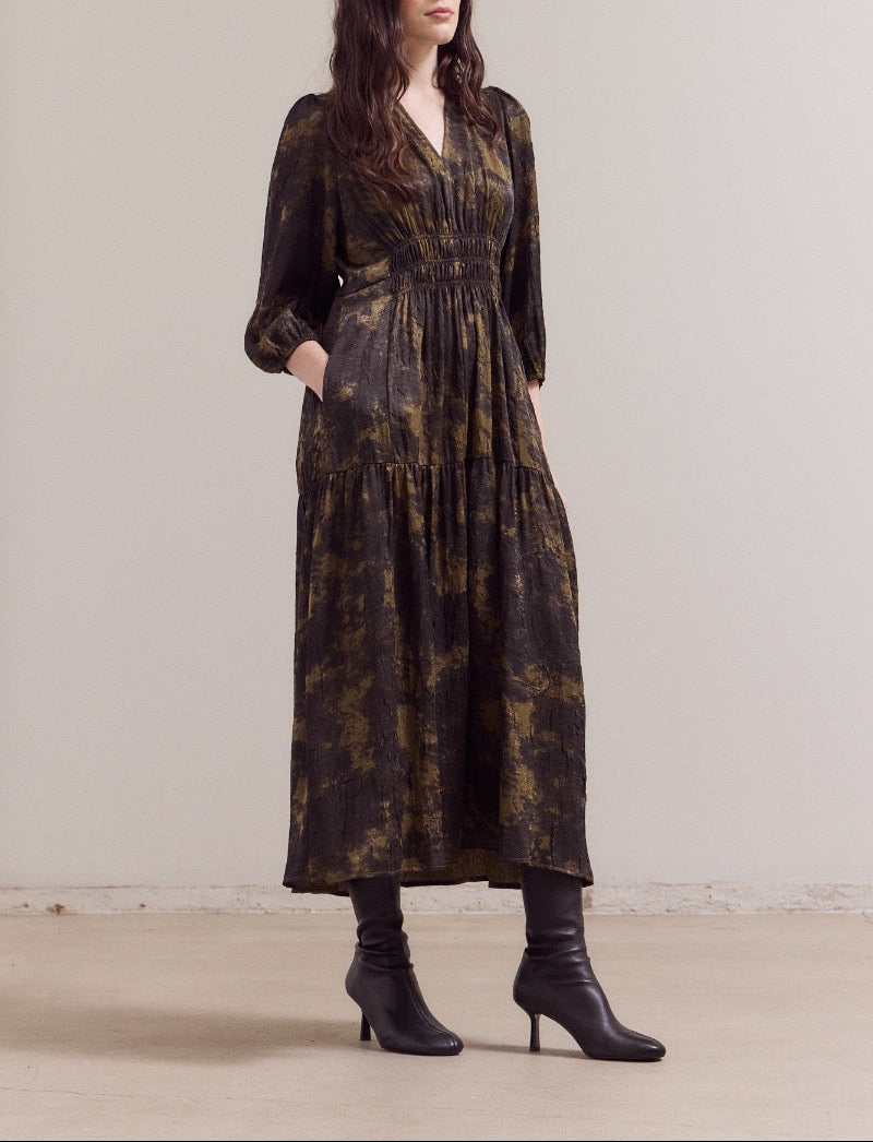 Crinkled Polyester Midi Dress - 3/4 Sleeves, Pockets & Ruched Waist