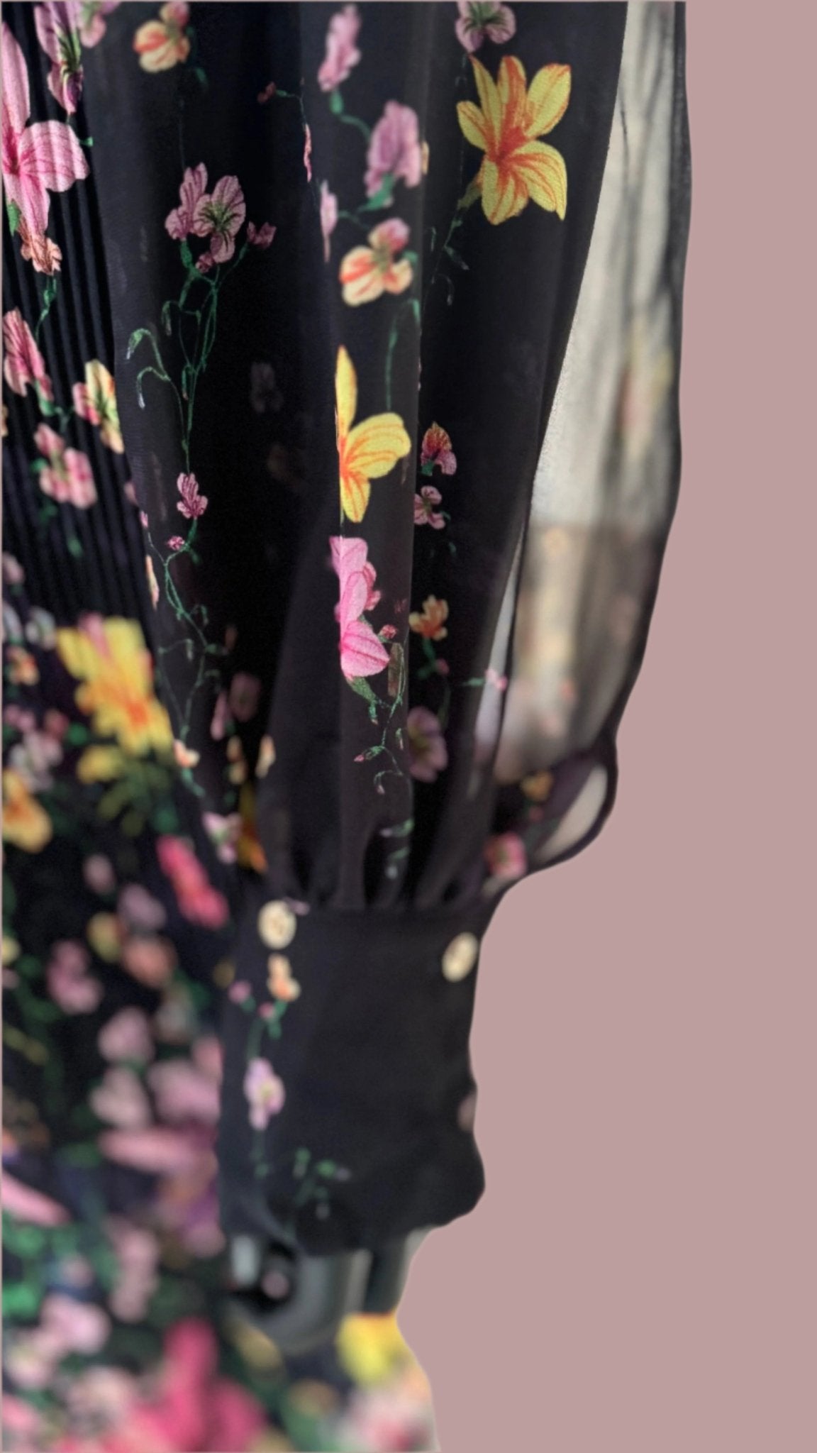 Scarf-detail pleated knee length dress - BTK COLLECTIONS